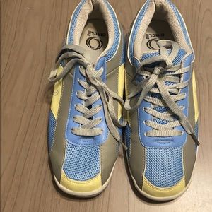 Ladies Circle Bowling Shoes